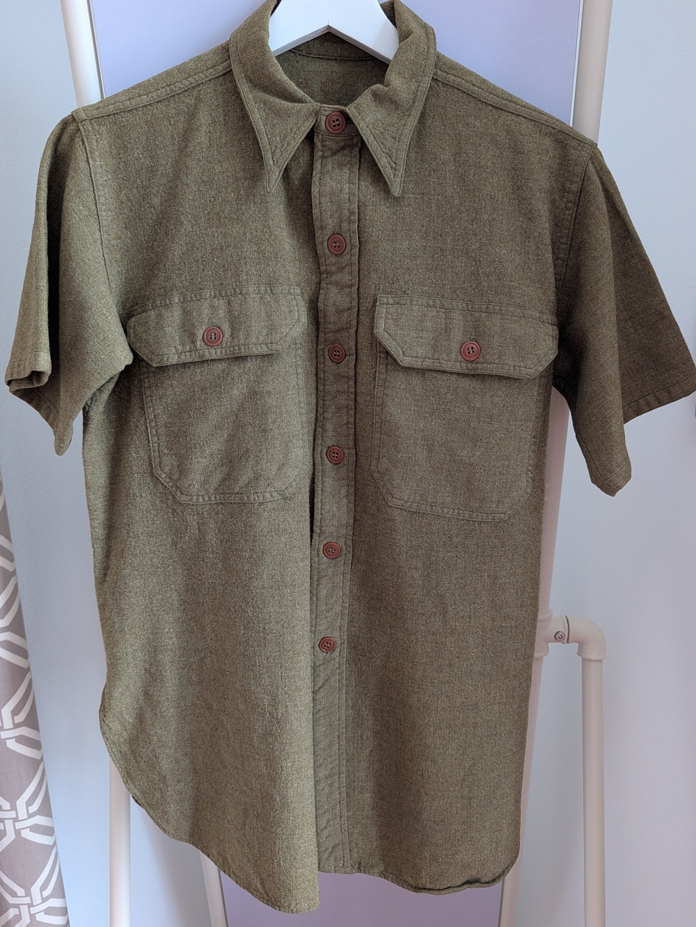 Men's Upcycled Vintage Army Button-Up Shirt in Olive Green